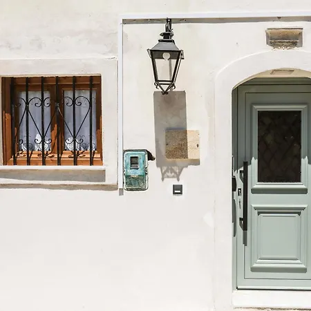 Casa Aretousa 1886 *