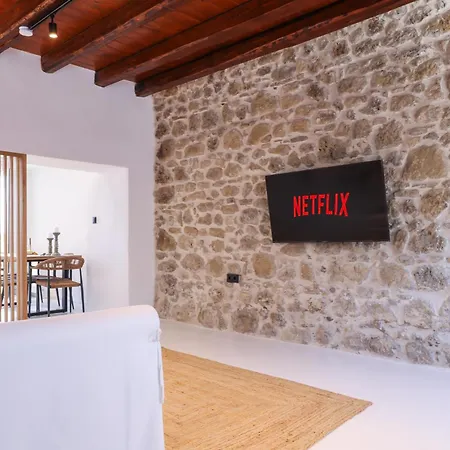 بيت للعطل Casa Aretousa 1886 *